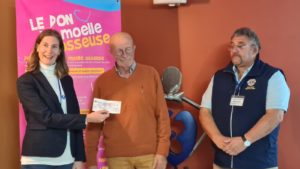 Remise de chèque du Lions club à l'ADOT 45