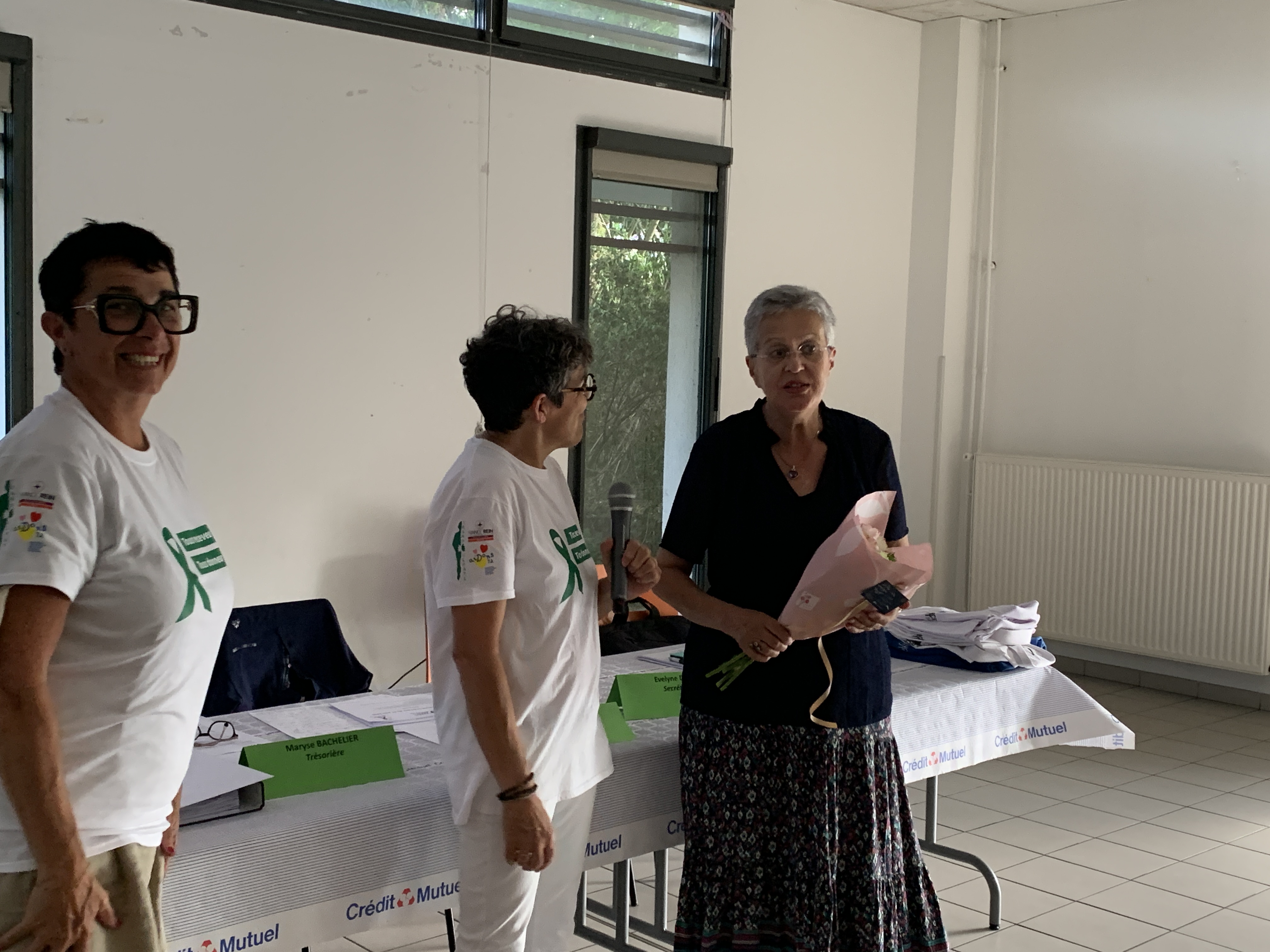 La présidente remercie des administrateurs qui quittent leur fonction