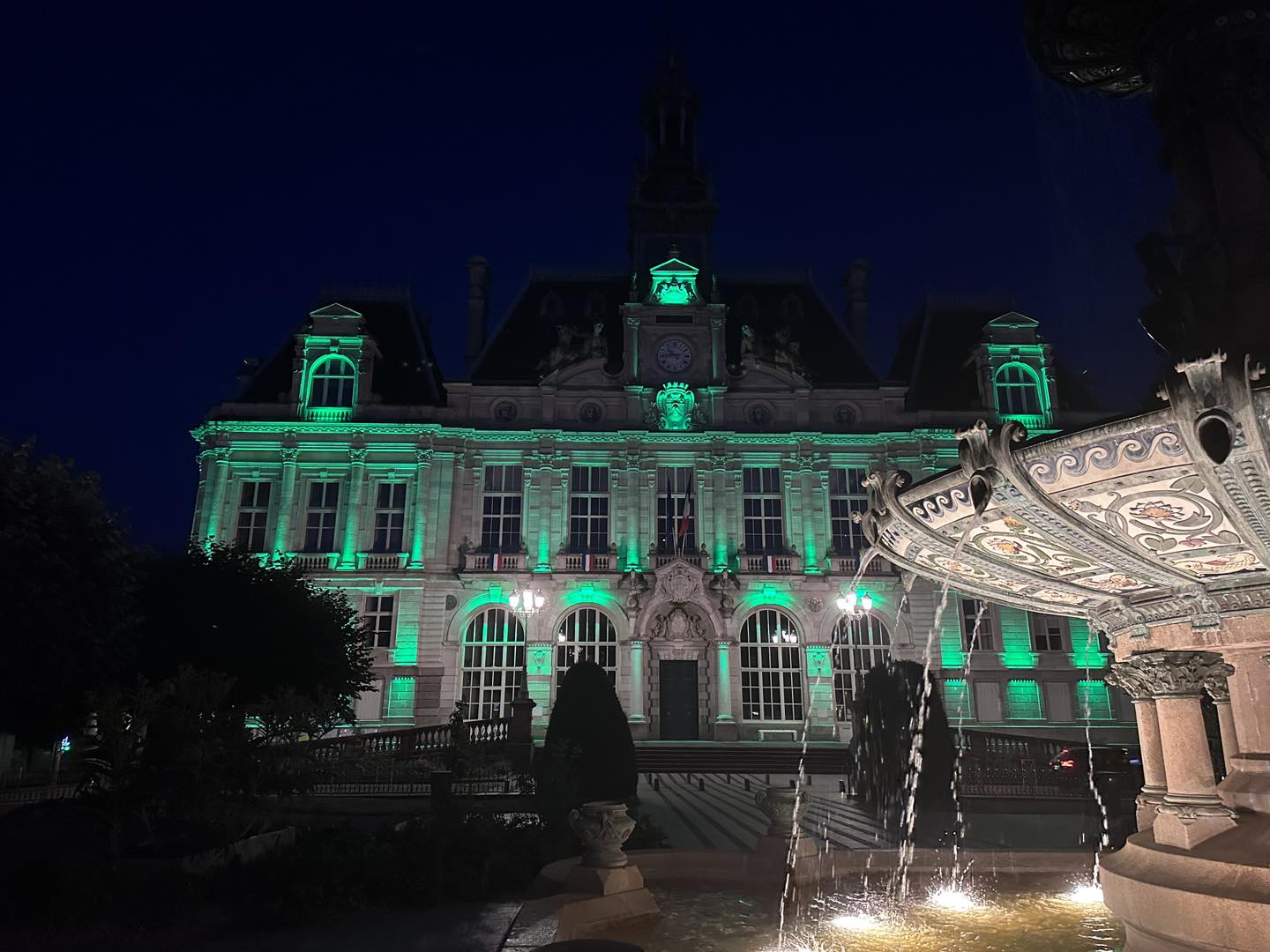 A cette occasion le façade de la Mairie de Limoges était éclairée en vert en référence au ruban vert symbole international du don d'organes!